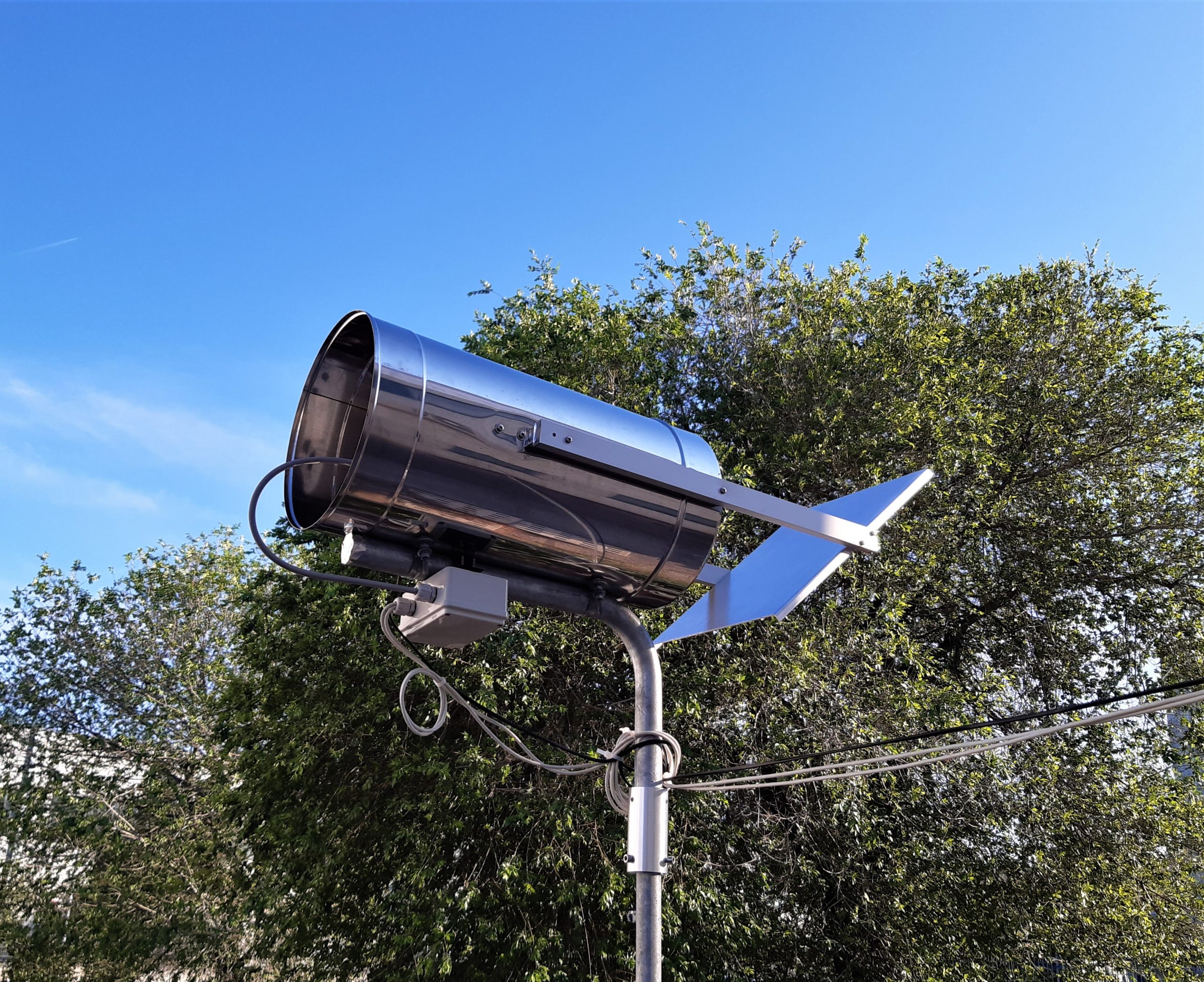 Prototipo RALtropo: si tratta di un ricevitore a microonde (radiometro operante nella banda di frequenze da 10 a 12 GHz) dedicato al monitoraggio continuo dell'atmosfera allo zenit. Lo strumento misura la temperatura di brillanza del cielo, la temperatura dell'aria e stima l'intensità delle precipitazioni piovose locali.